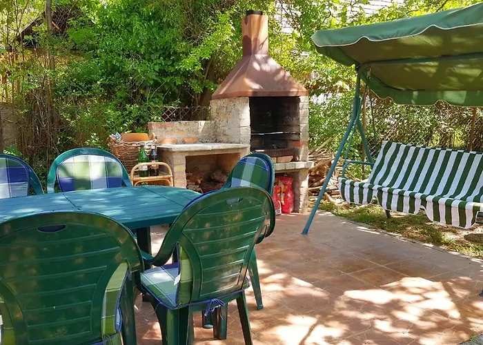 Napraforgo Vendeghaz * Gárdony